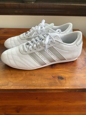 Women’s Adidas Originals Taekwondo Lace Shoes, White/Silver, Size 9
